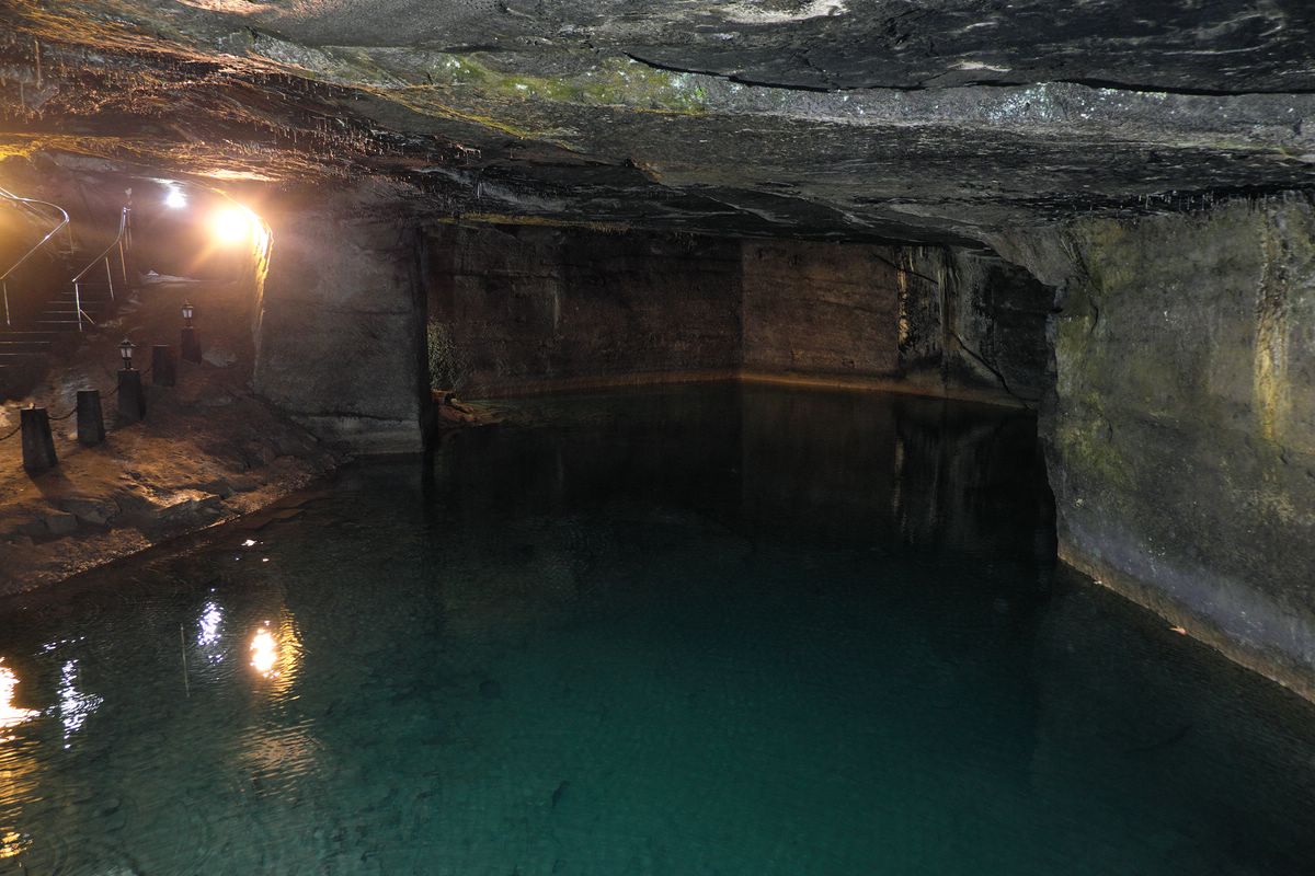 Höhle